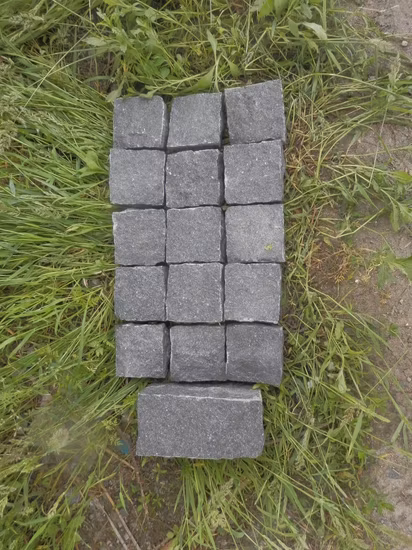 Китайский пылающий/натуральный черный базальтовый пол Fuding/напольное покрытие/мощение/брусчатка/кубический камень для наружного применения/озеленения/парковки/украшения сада